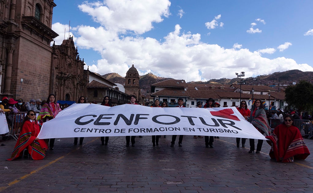 CENFOTUR participó en desfile cívico de saludo al Cusco, en el marco de las celebraciones por este mes jubilar de la Ciudad Imperial